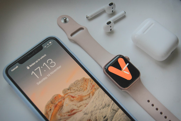 صراع نظامي iOS وAndroid أيهما الأفضل في 2025؟